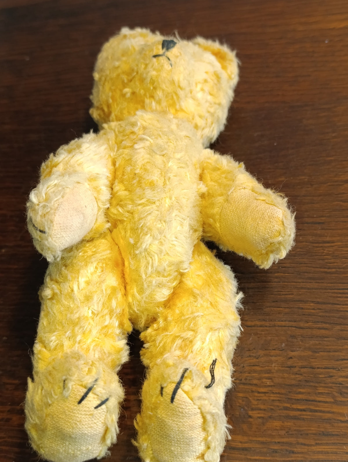 Ours en peluche ancien jaune – 23 cm – nez brodé