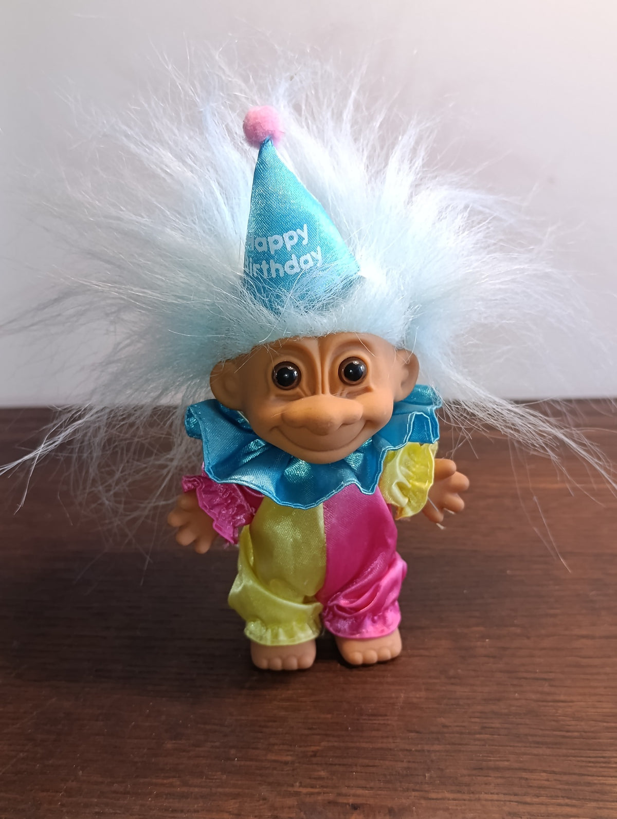 Troll vintage Happy Birthday à cheveux bleus et costume de clown