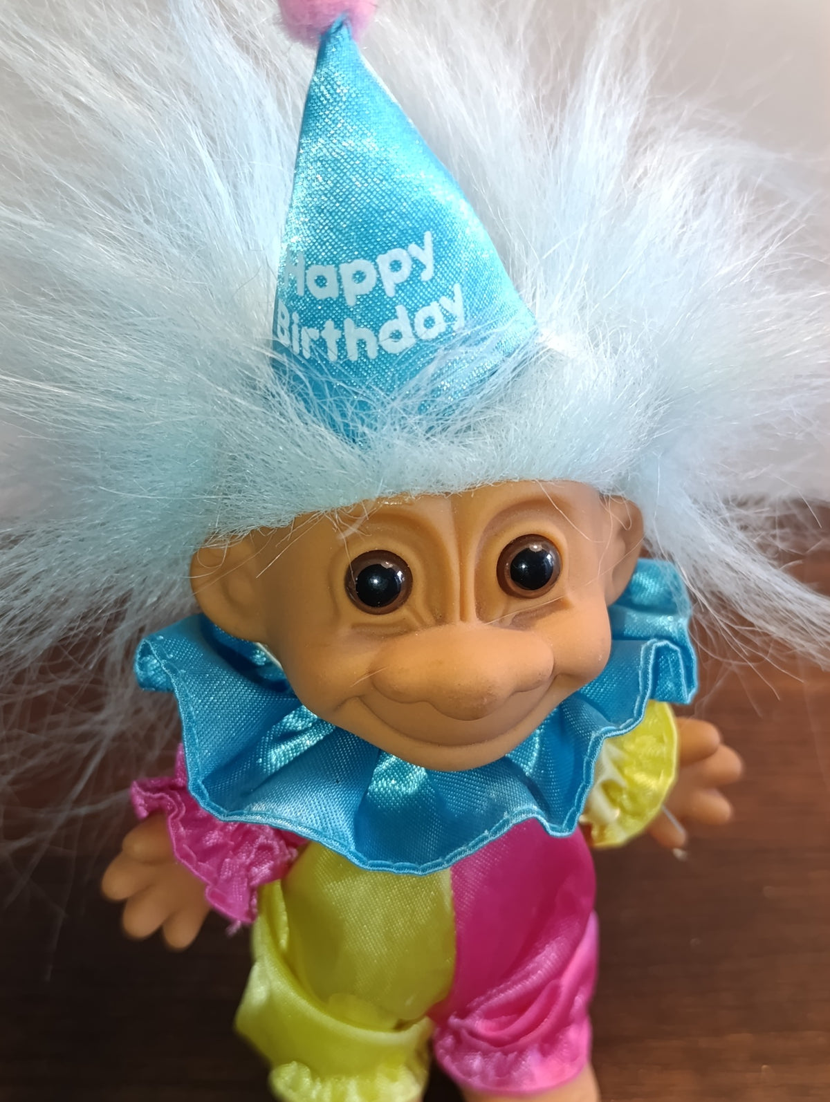 Troll vintage Happy Birthday à cheveux bleus et costume de clown