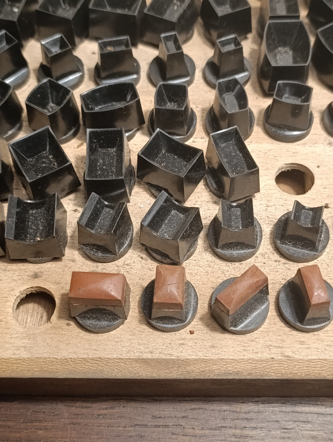 Détail des tasseaux ROBUR, emplacements et garnitures anciennes