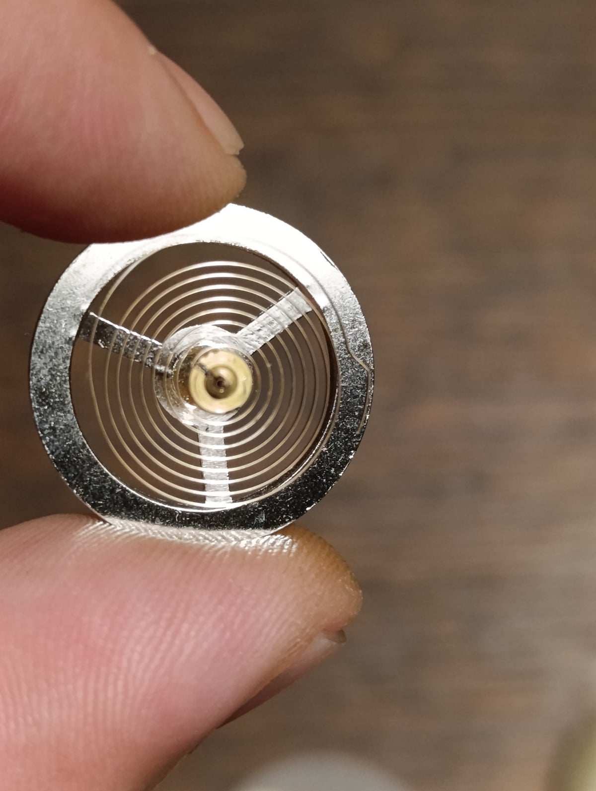 Balancier avec spiral et axe pour réveil – boîte marquée Jaz PA 072 Crescendo – vue 1