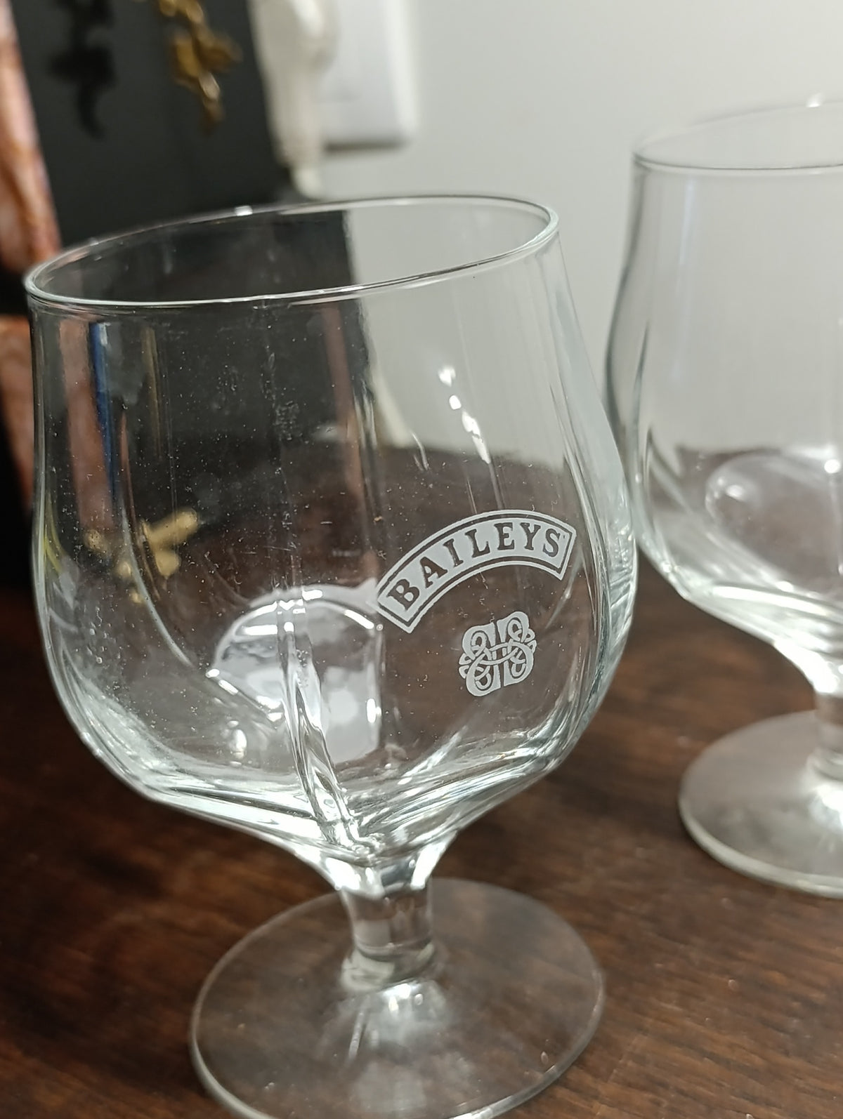 Lot de 2 verres Baileys en cristal à pied court – décor à facettes