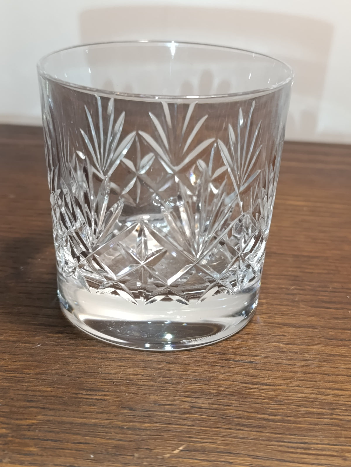 Lot de 2 verres à whisky en cristal signés