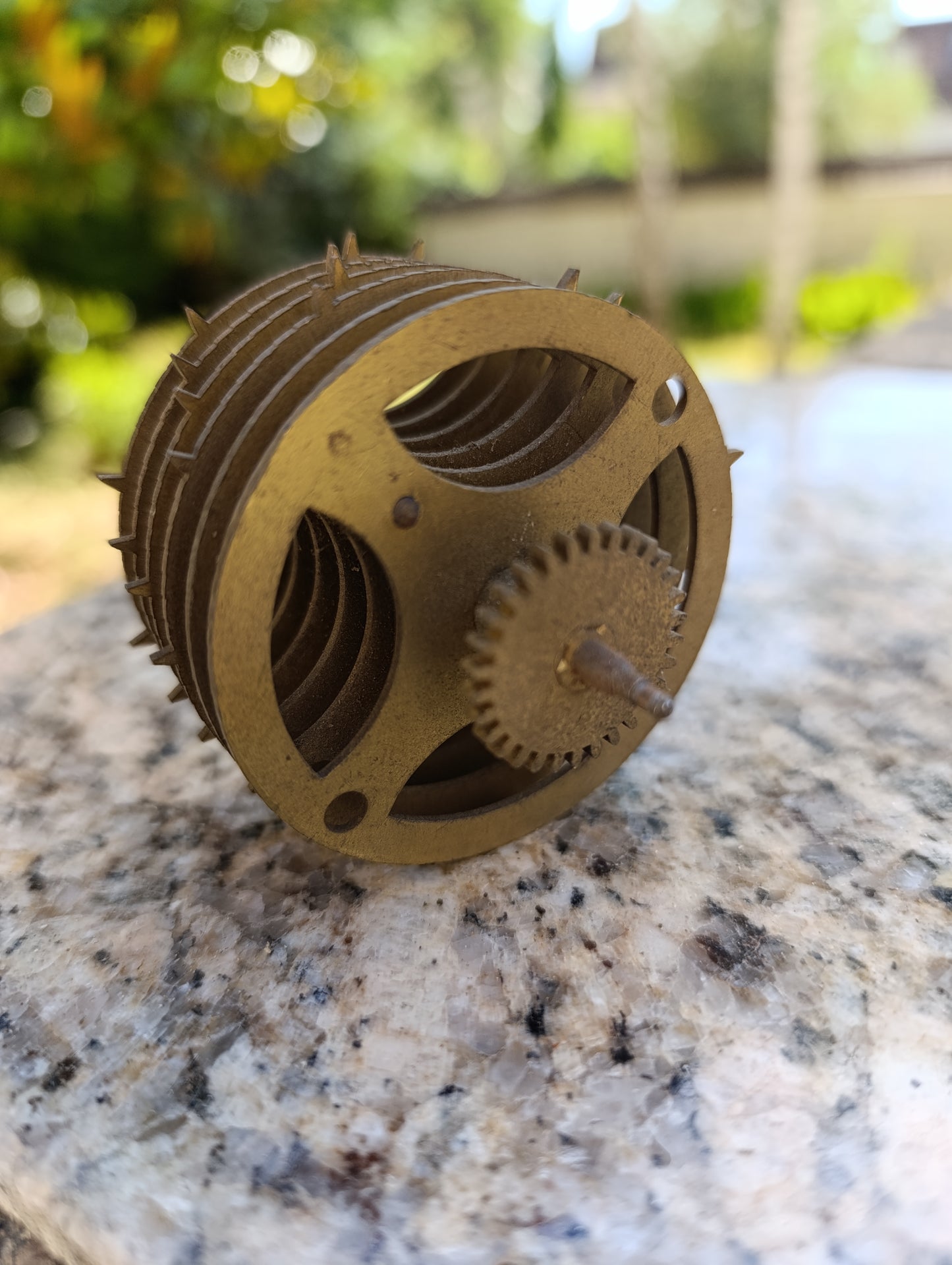 Barillet ancien d'horloge mécanique en laiton – Ø 6,5 cm – pièce détachée