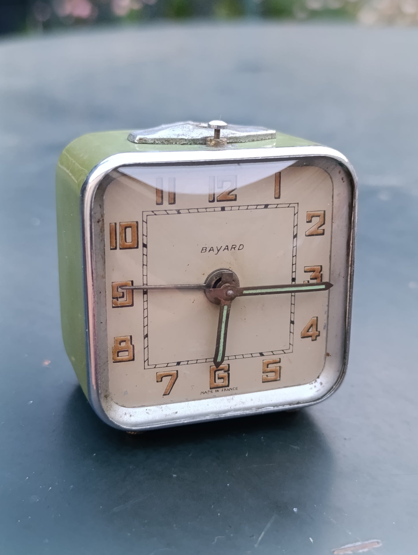 Réveil mécanique Bayard vintage Made in France vert