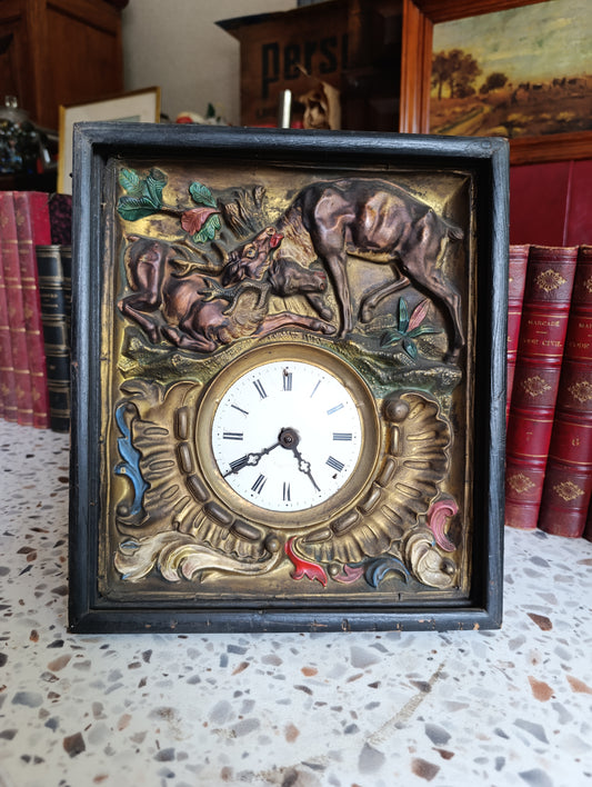Horloge Comtoise Miniature Ancienne à Décor de Chasse au Cerf XIXe Siècle