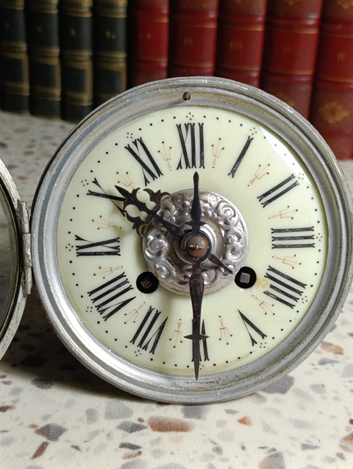Mouvement d'horloge ancien Japy Frères n°563 avec cadran émaillé et lunette – Ø 13 cm