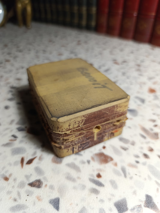Moule ancien d'horlogerie en caoutchouc – Empreinte de pièce tournée – Atelier d'horloger
