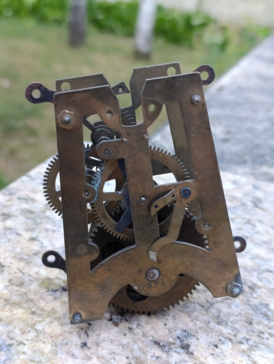 Mouvement d’horloge ancien mécanique 10 cm – Pour restauration