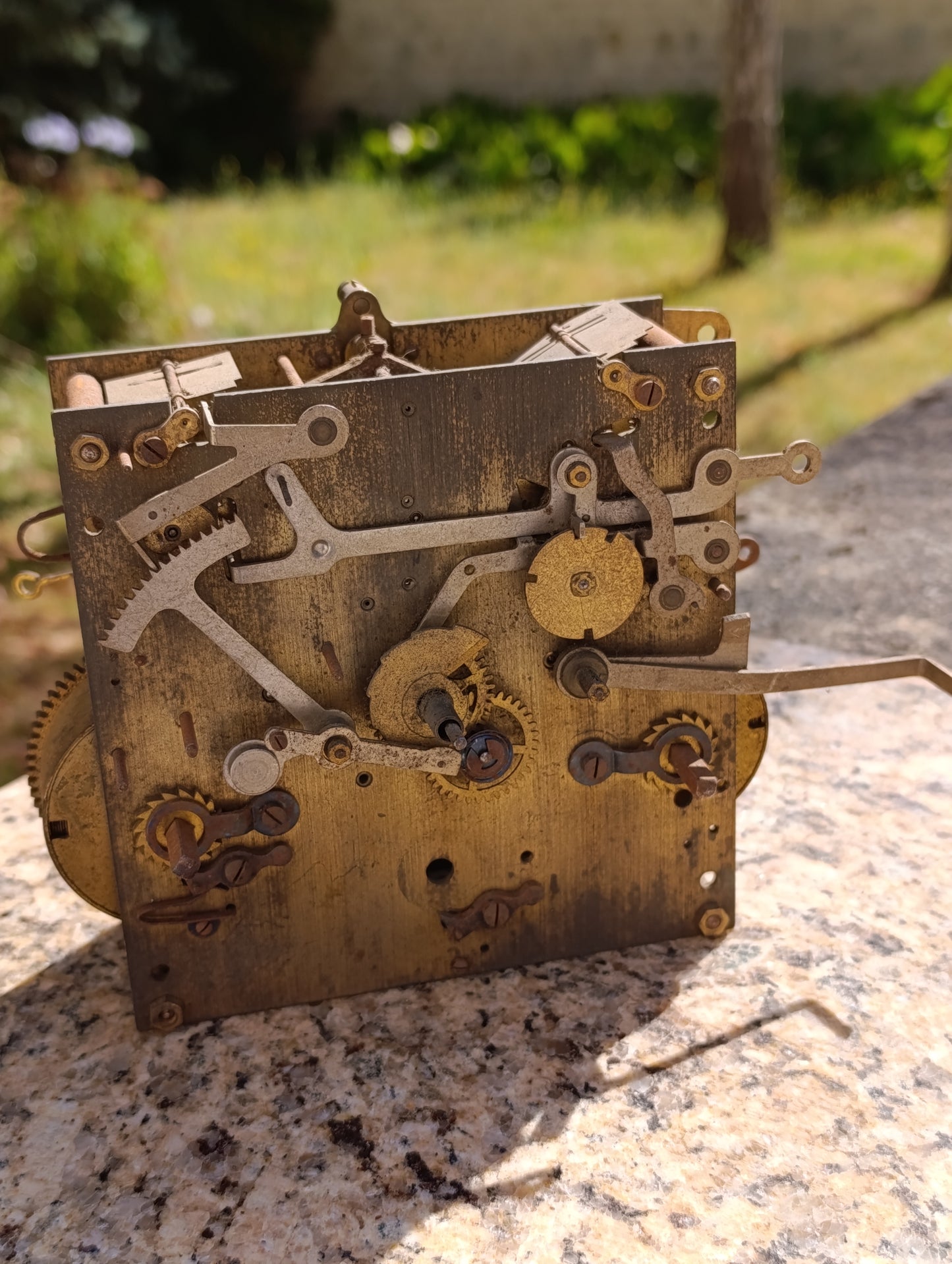 Mouvement d’horloge ancien FISCO à carillon – mécanisme mécanique – pièce détachée à restaurer