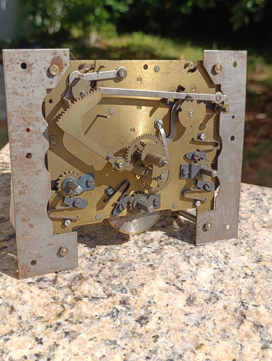 Mouvement d’horloge ancien ODO carillon 5 tiges – pièce détachée – pour restauration