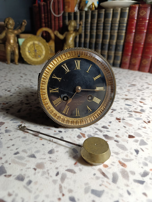 Mouvement ancien de pendule Jamet Carré à Mâcon avec cadran noir et balancier – Pour pièces
