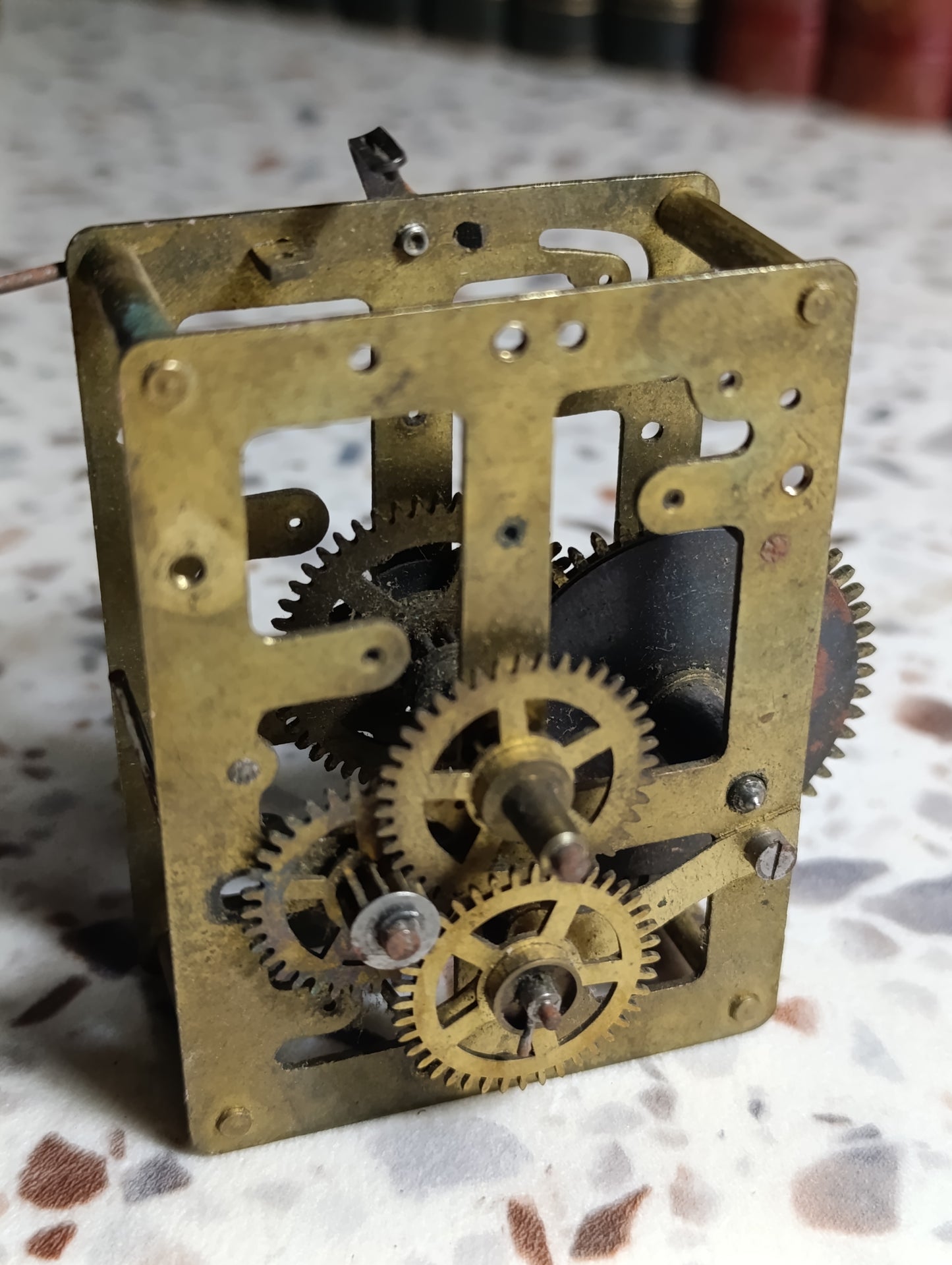 Mouvement ancien de pendule mécanique pour restauration ou pièces