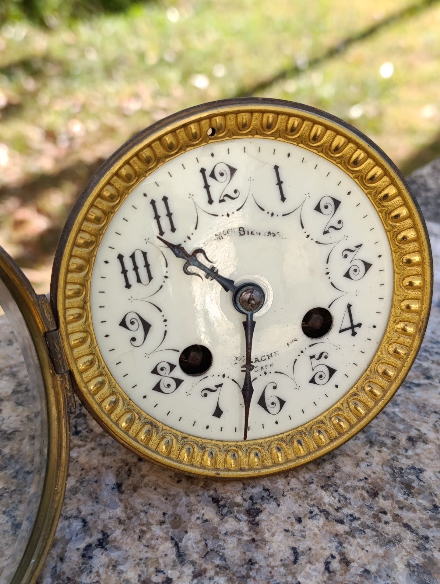 Mouvement de réveil / petite horloge ancien Bien Sac Paris à restaurer – cadran émaillé