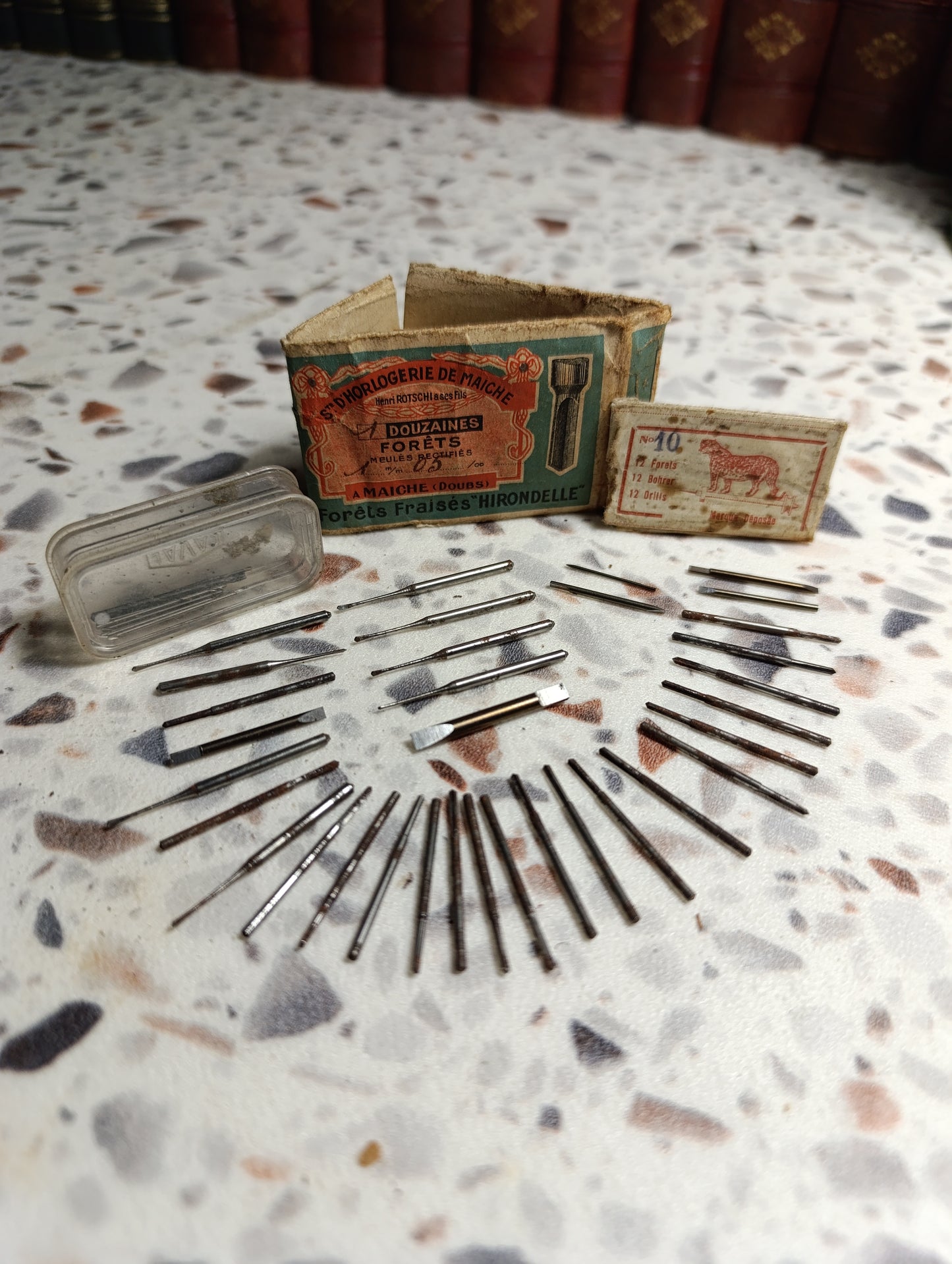 Lot de forets et fraises d'horlogerie anciens – Maiche « Hirondelle » – Ancien stock d'atelier