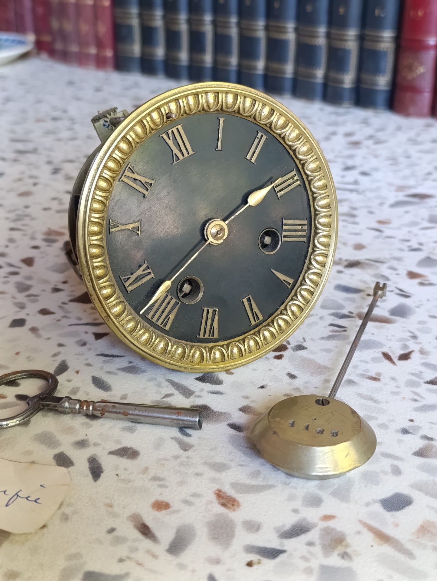 Mouvement d'horloge ancien E.Gaillot Fabt Paris avec cadran noir