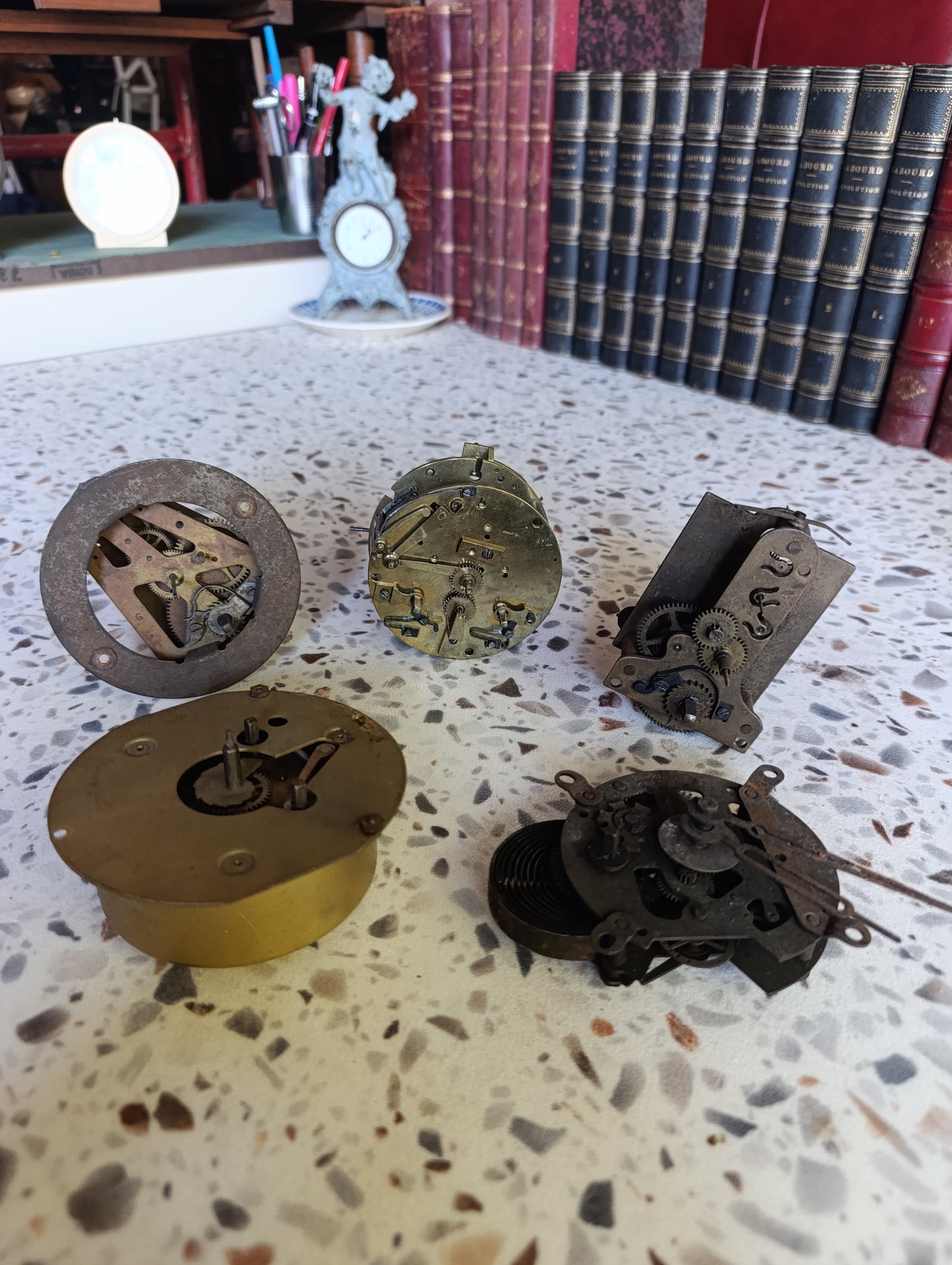 Lot de 5 mécanismes d’horlogerie anciens pour pendule et réveil – À restaurer ou pour pièces