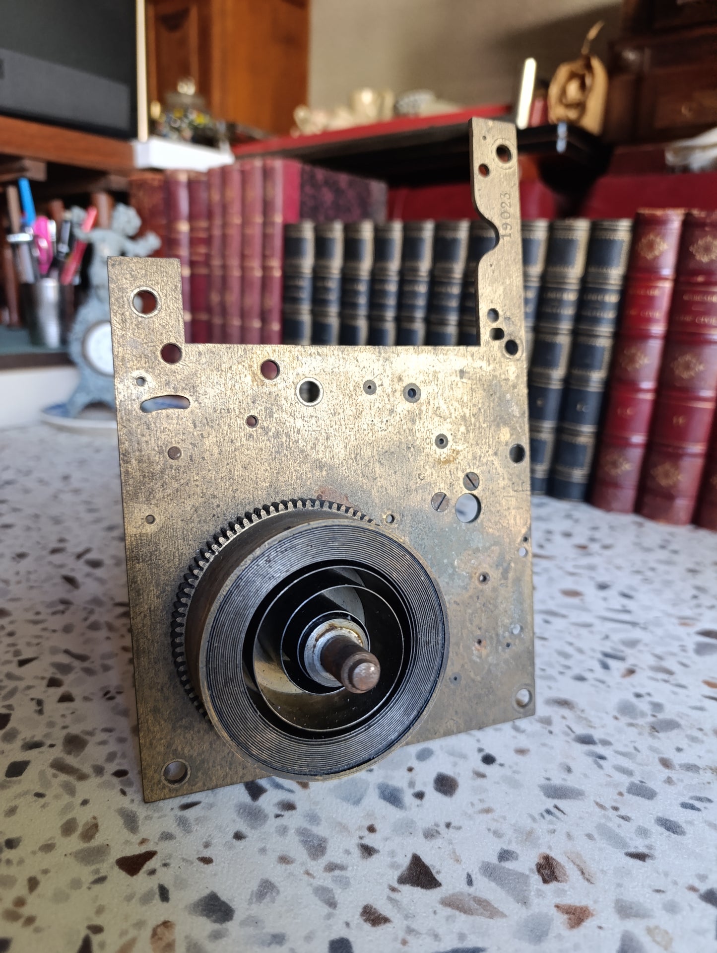 Mécanisme ancien d’horloge à platine pour restauration ou récupération de pièces – 15,9 cm