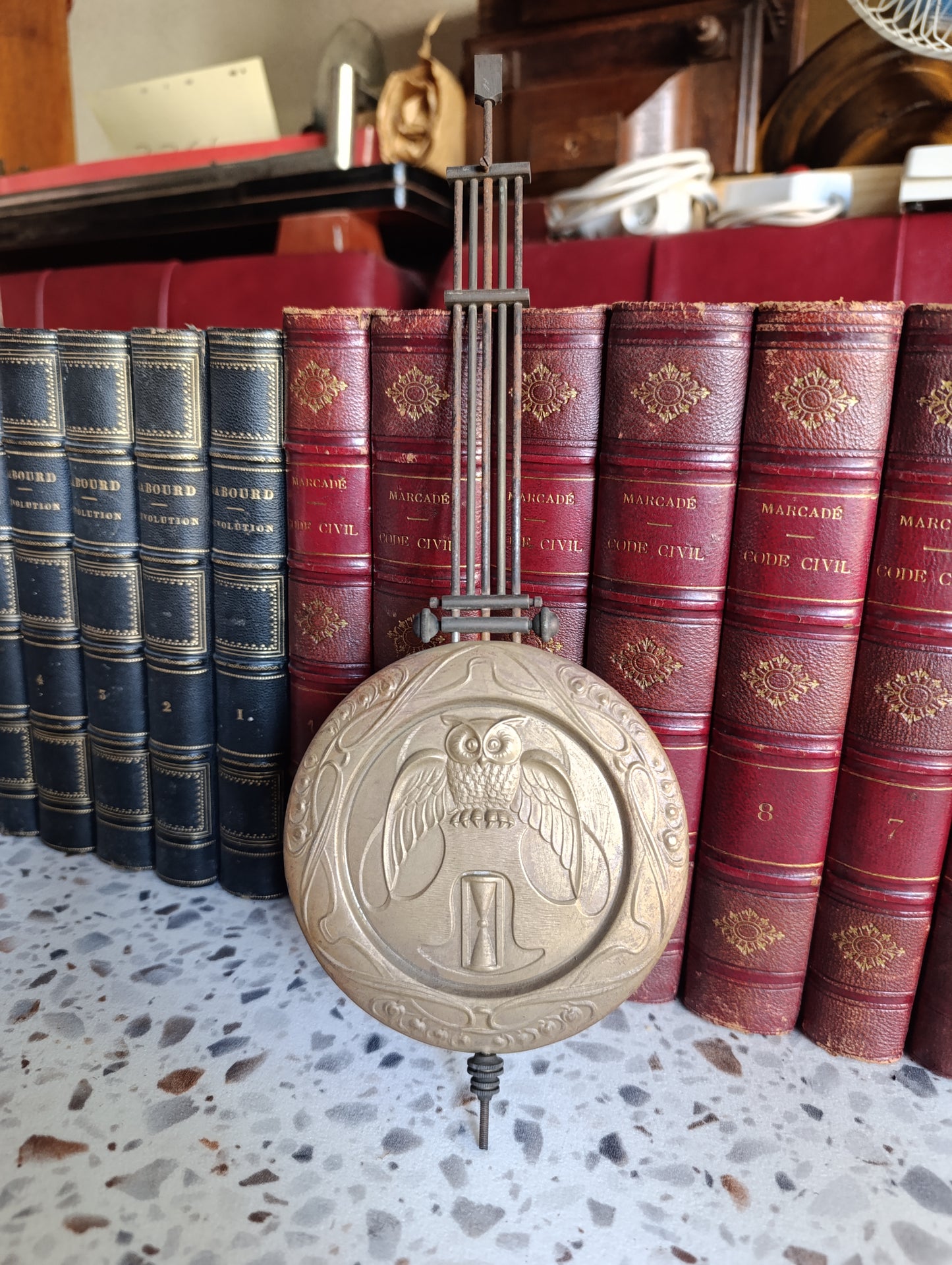 Balancier lyre ancien de pendule à décor hibou – Style Art Nouveau