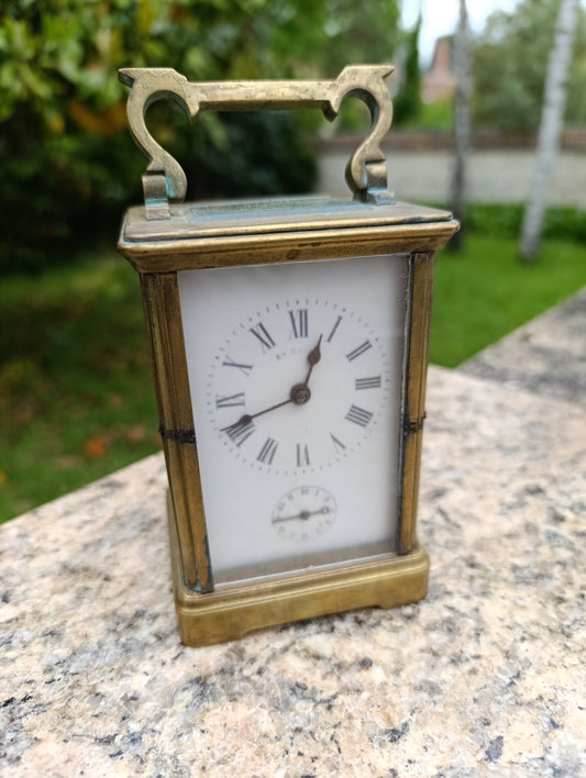 Pendulette de voyage ancienne en laiton et verre avec sonnerie mécanique – À restaurer