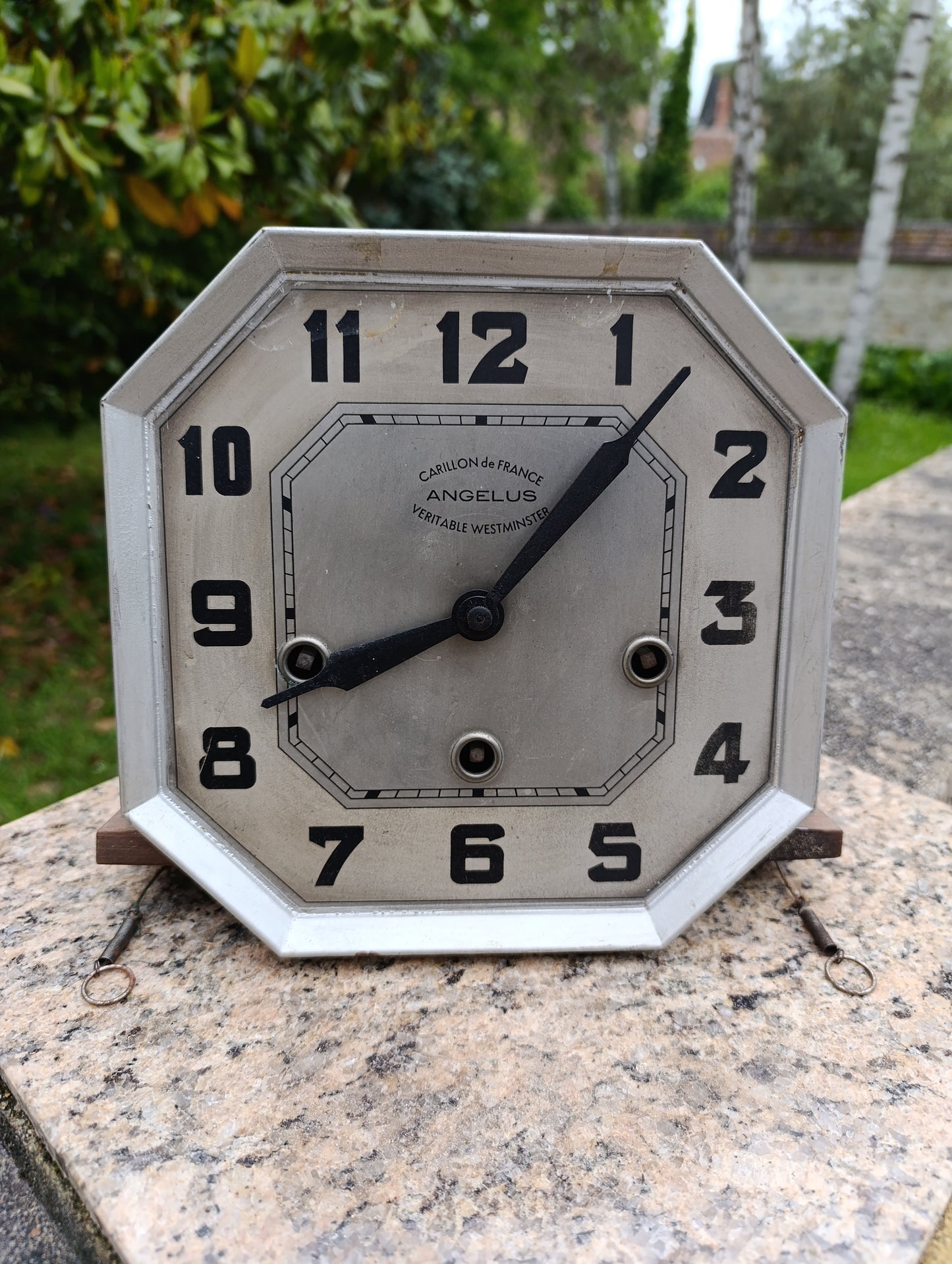 Mouvement d'horloge Carillon de France Angelus Véritable Westminster 8 tiges avec cadran et aiguilles – À restaurer