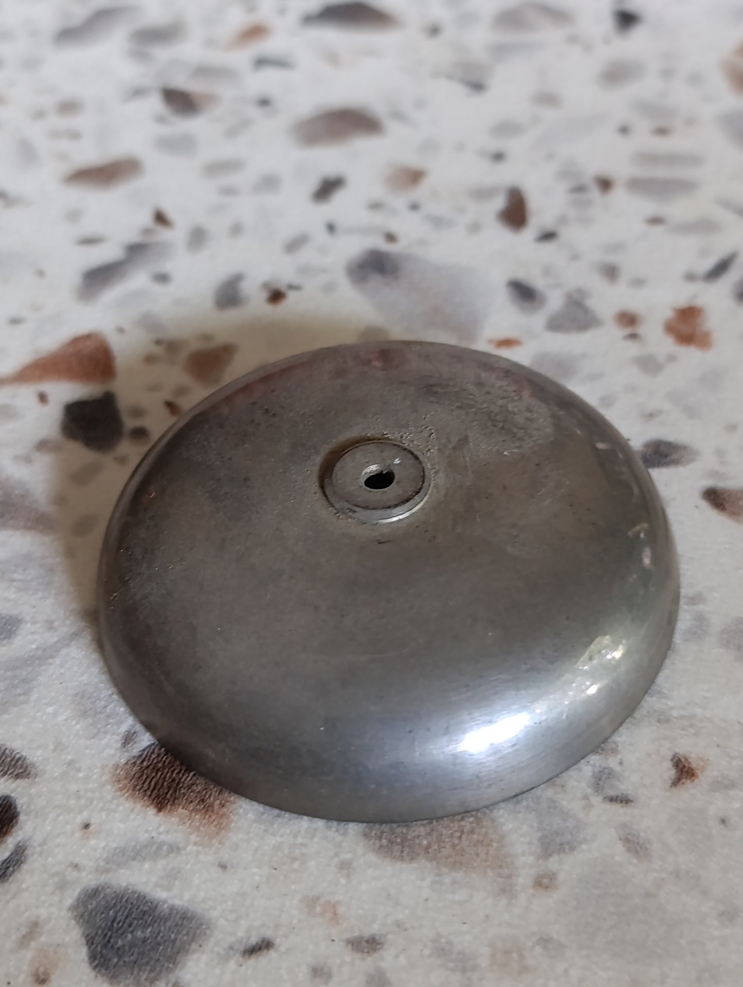 Ancienne cloche timbre de sonnerie pour pendule ou réveil – Ø 66,5 mm