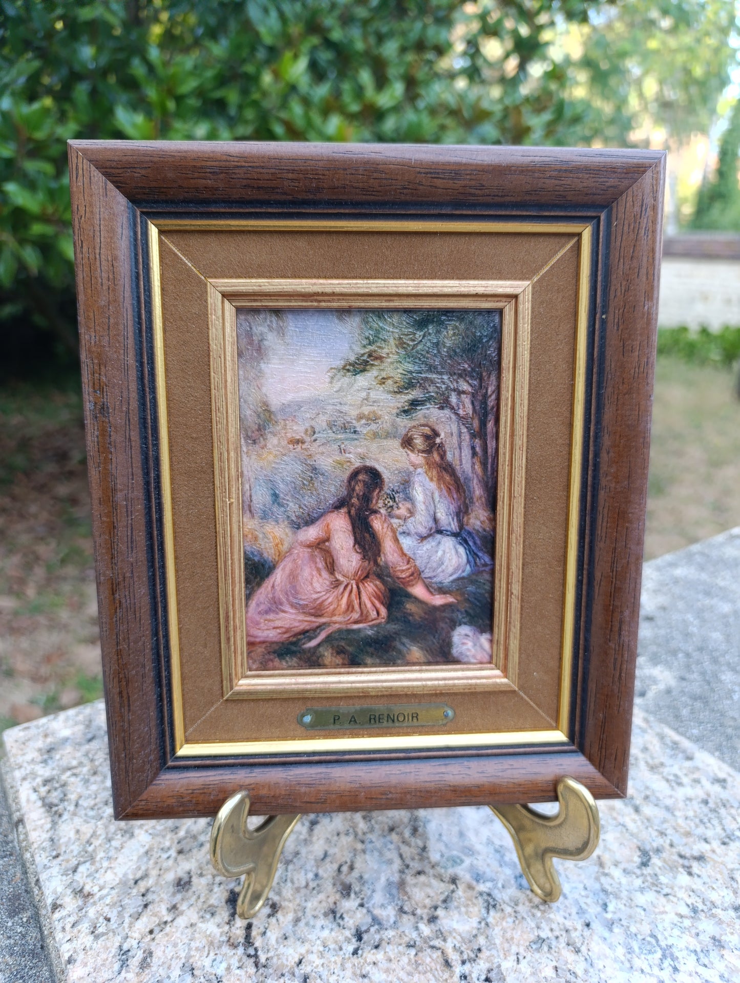 Pierre-Auguste Renoir – Deux jeunes femmes dans un paysage – Reproduction impressionniste encadrée