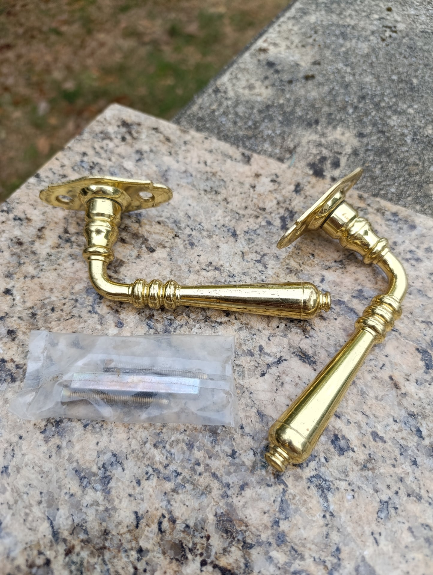 Paire de poignées de porte en laiton doré style classique – entraxe 4,2 cm