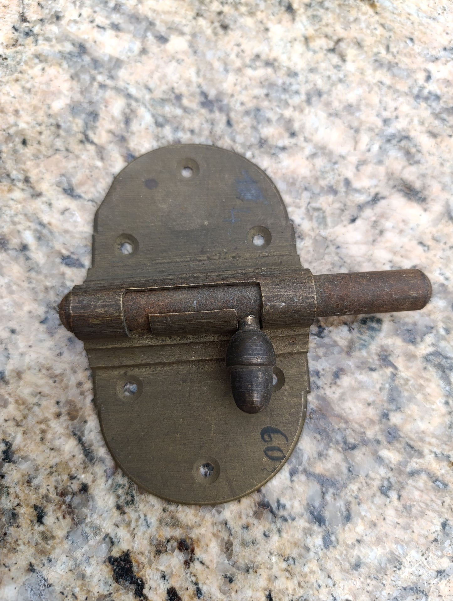 Ancienne targette verrou à coulisse en laiton – pêne acier – quincaillerie de porte
