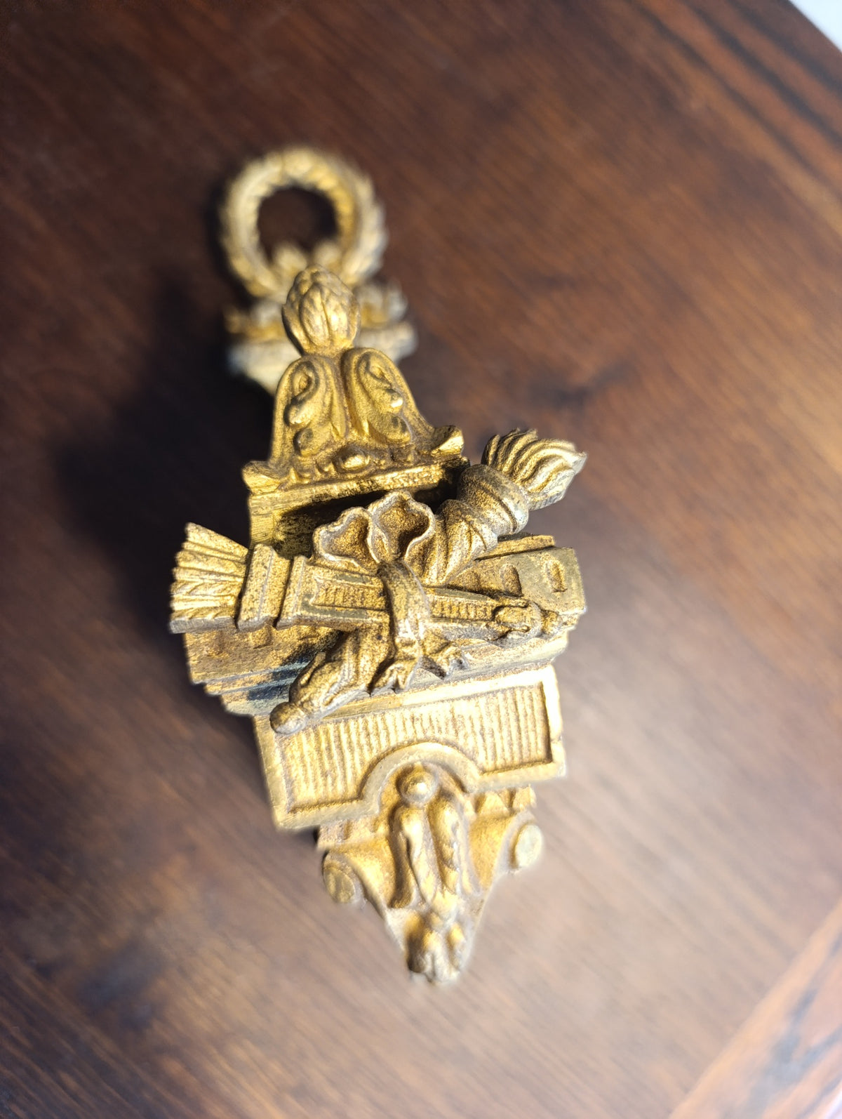 Deuxième embrasse du lot de deux – décor et état
