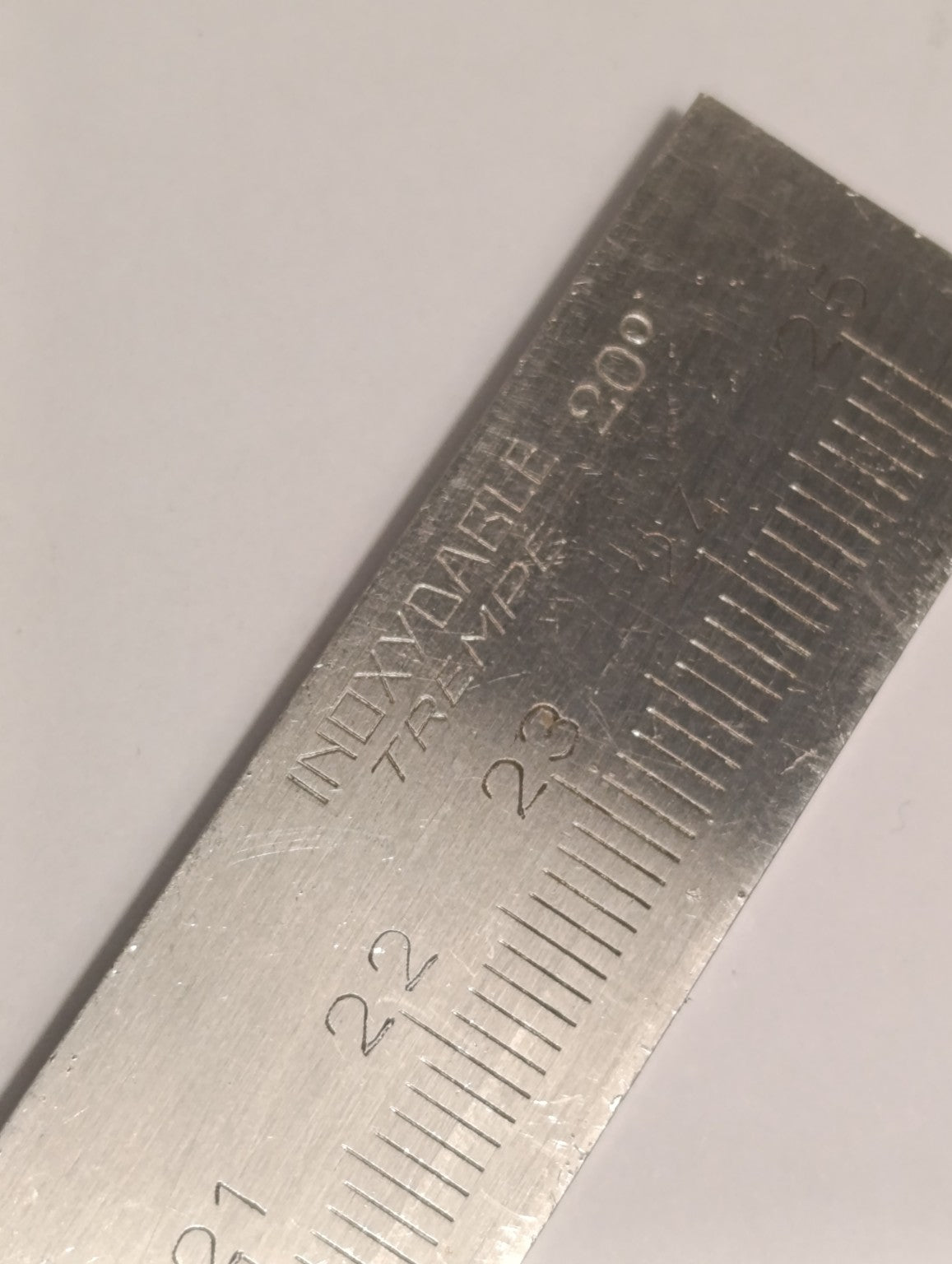 Marquages INOXYDABLE TREMPE et 20°