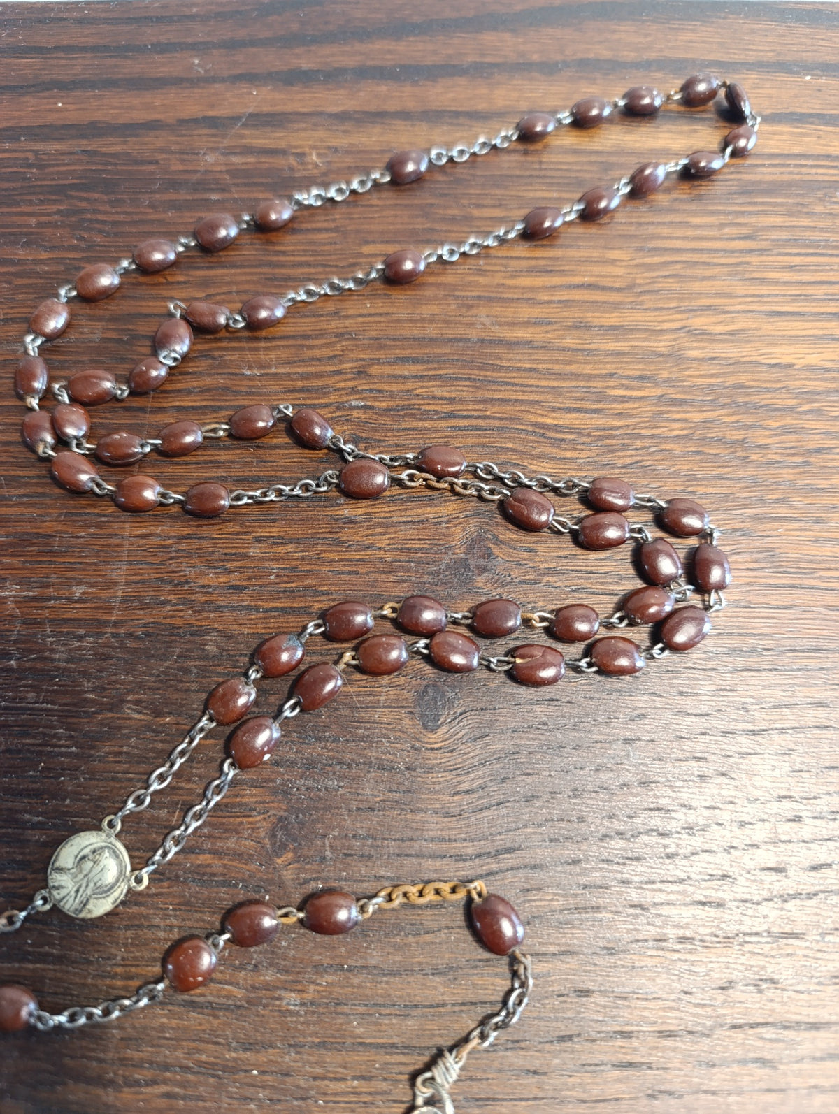 Chapelet à grains bruns et crucifix Mon Jésus miséricorde – exemplaire REL001
