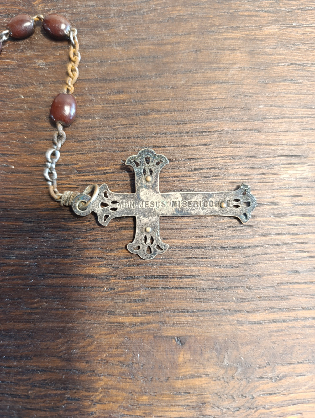 Revers du crucifix inscrit Mon Jésus miséricorde