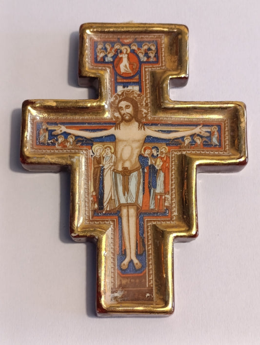 Croix de Saint-Damien, décor polychrome et bordure dorée