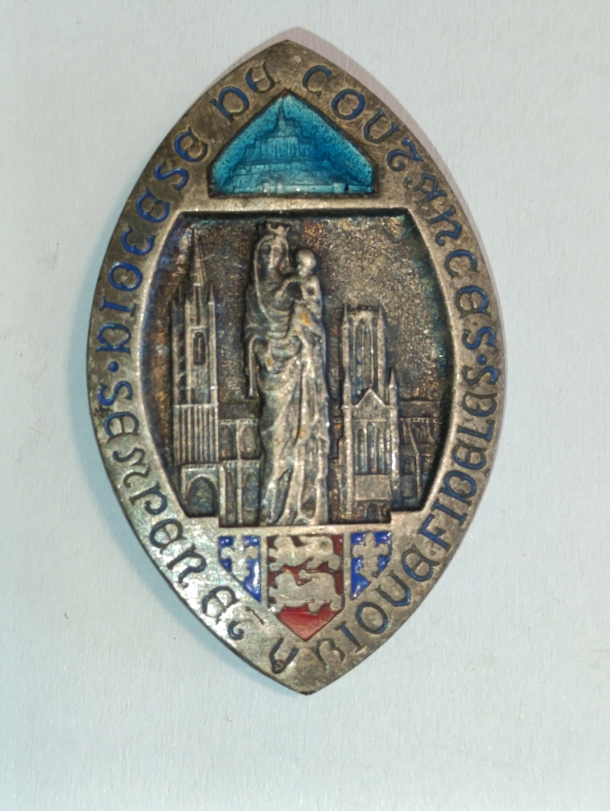 Insigne émaillé du diocèse de Coutances – Chobillon