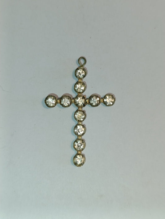 Pendentif croix à onze strass clairs sertis