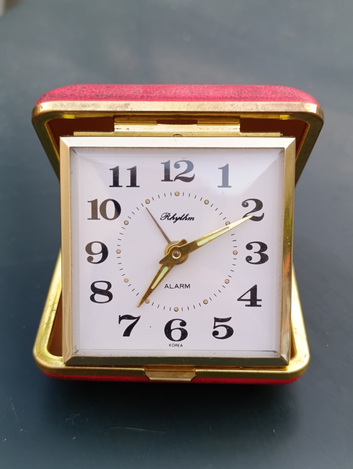Réveil de voyage Rhythm pliant rouge vintage – Alarm – Compact – Fonctionnel