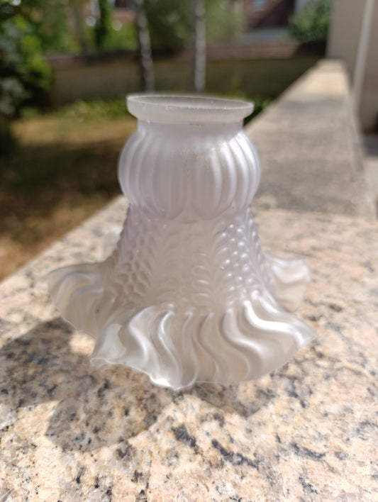 Tulipe de lampe ancienne en verre dépoli décor floral Art Déco – Vintage